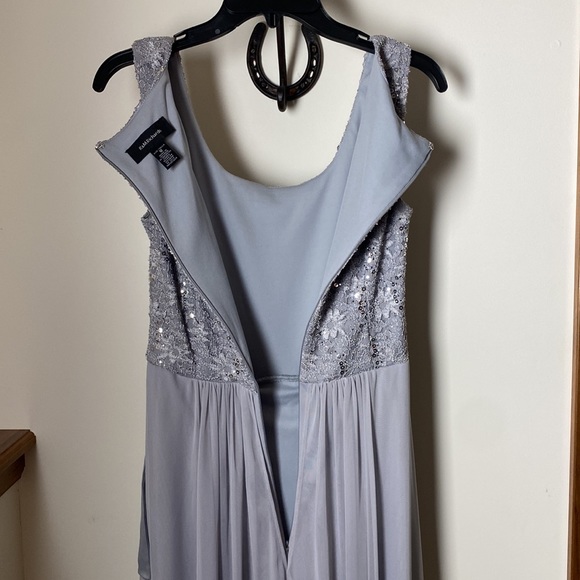 Mother-of-the-Bride/Groom Dress. Flawless. Worn once. Two pieces, Dress & Jacket - Picture 6 of 16